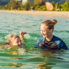 Nauka pływania pieskiem: Twój pierwszy krok do swobody w wodzie