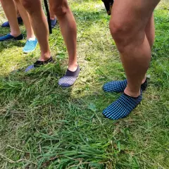 Buty na kajak: Neopren, sandały, czy do wody? Wybierz mądrze!